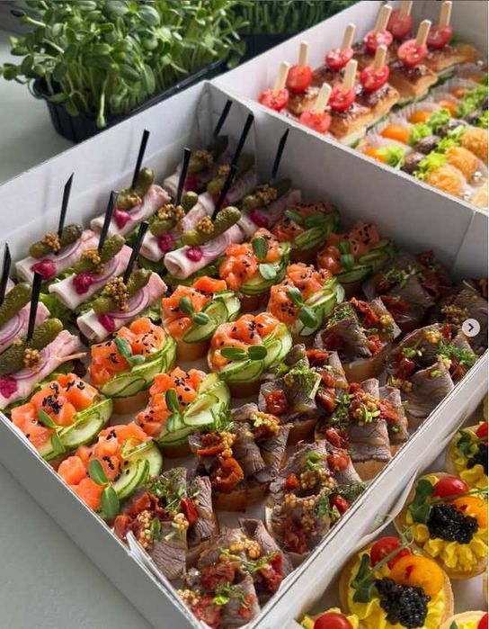 Плануєте свято?Фуршет боксы  Харків - Ексклюзивне меню до ваших свят.