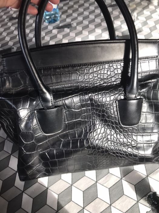 Mala de senhora da Zara.