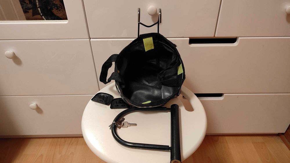 Нові велокорзина 6,87 л, велозамок, 2-і велопідніжки для дитини