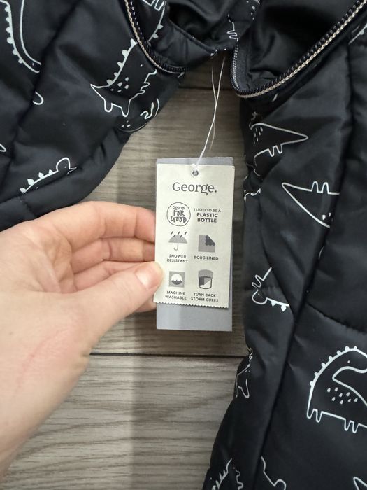 Продам дитячий комбінезон George
