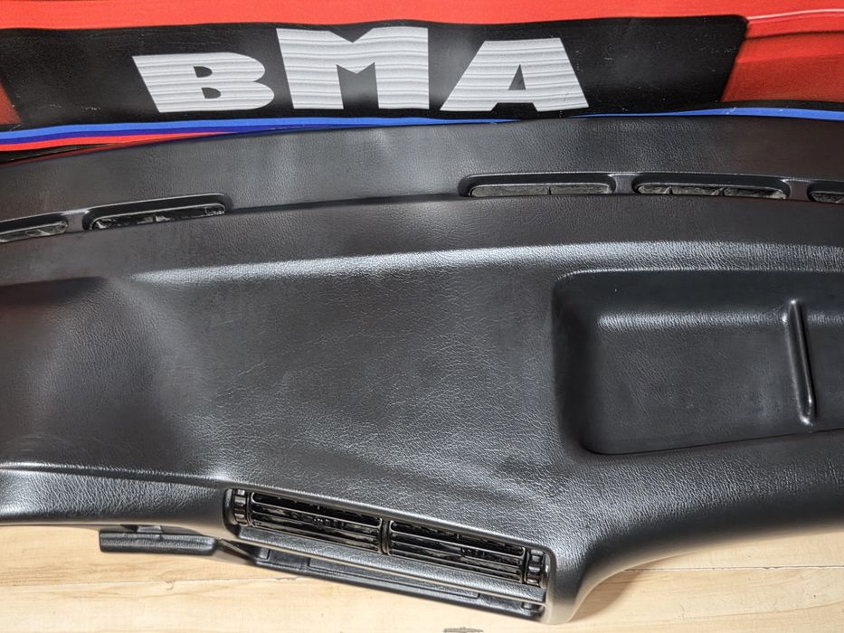 BMW E30 Deska Rozdzielcza Konsola  Kokpit Pulpit Tunel
