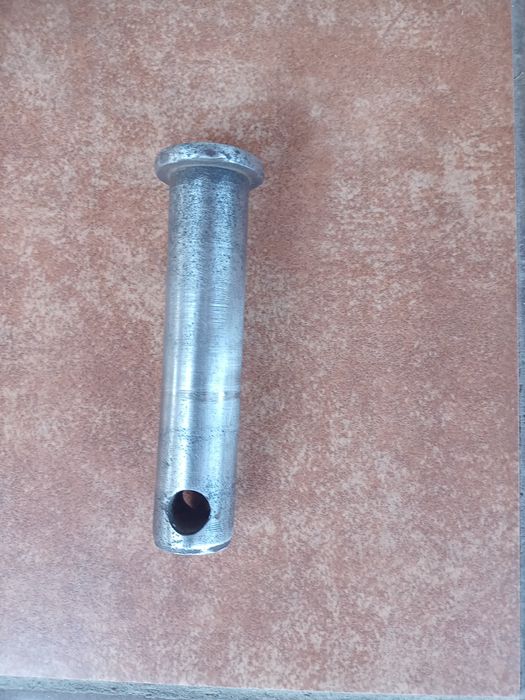 Sworzeń bolec do przyczepki