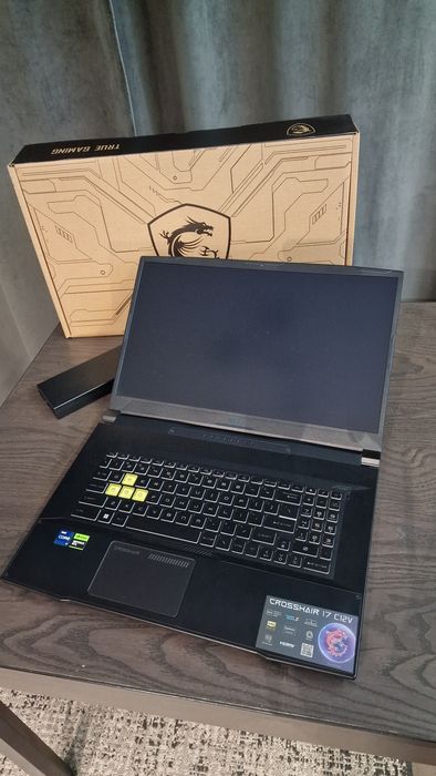 Laptop MSI Crosshair 17 C12V i7-12650H/32GB/1TB RTX 4070 - Windows 11