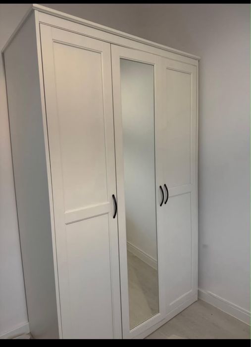 Roupeiro IKEA semi-novo