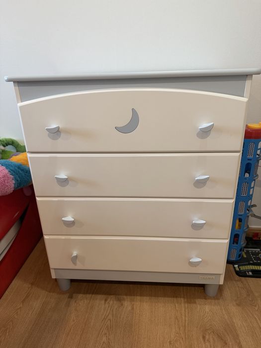 Berço + comoda bebe impecáveis