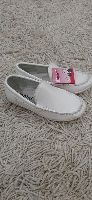 Взуття для дівчинки