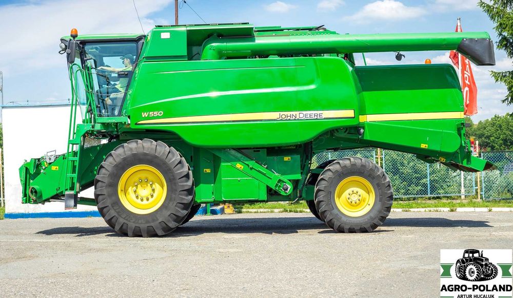 Комбайн зернозбиральний JOHN DEERE W 550 - 2981 м/г - 5,5 м - 2011 рік