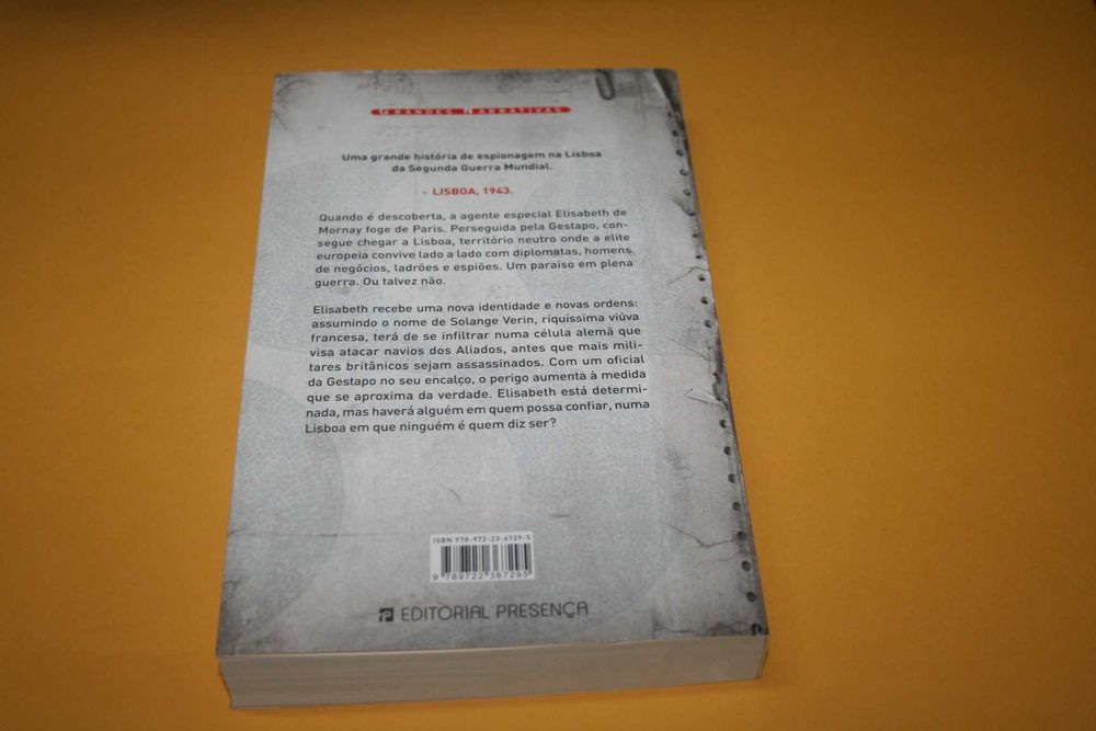 [] Cidade de Espiões, de Mara Timon