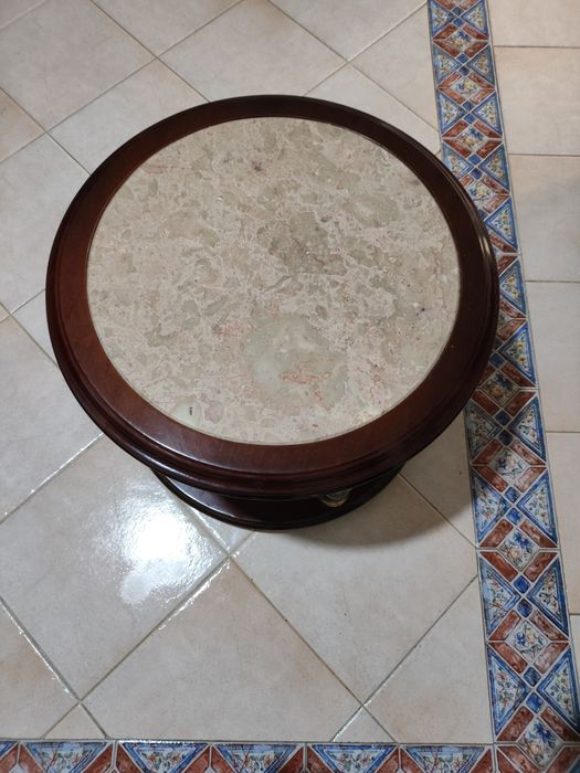 Mesa de centro em mogno e pedra mármore