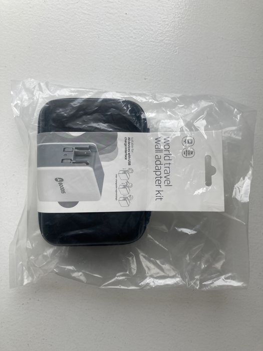 Adaptador Carregador de Viagem GOODIS USB universal NOVO
