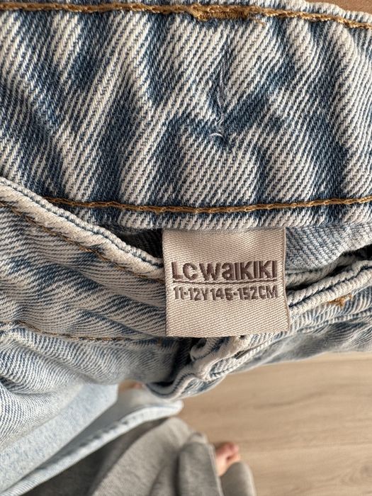 Джинси світло- блакитні 146