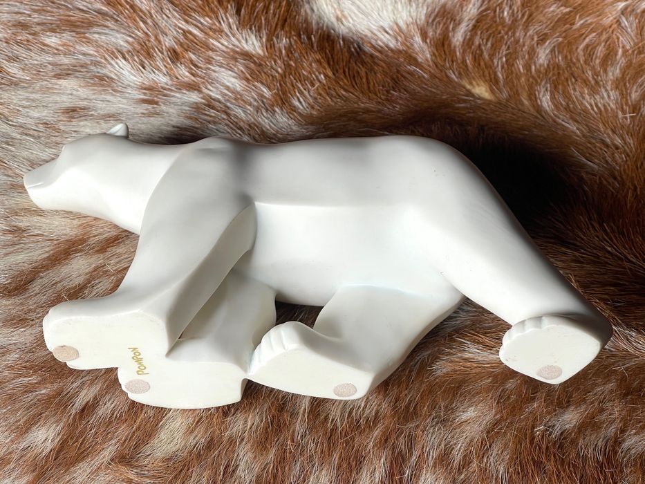 Réplica da escultura 'Urso Polar' de François Pompon
