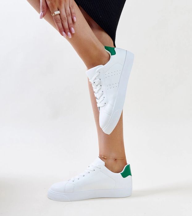Biało-zielone sneakersy Akila
