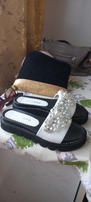 Шльопанці шкіряні 37 розмір Турция