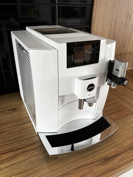 Ekspres automatyczny JURA E8 (eb) Piano White