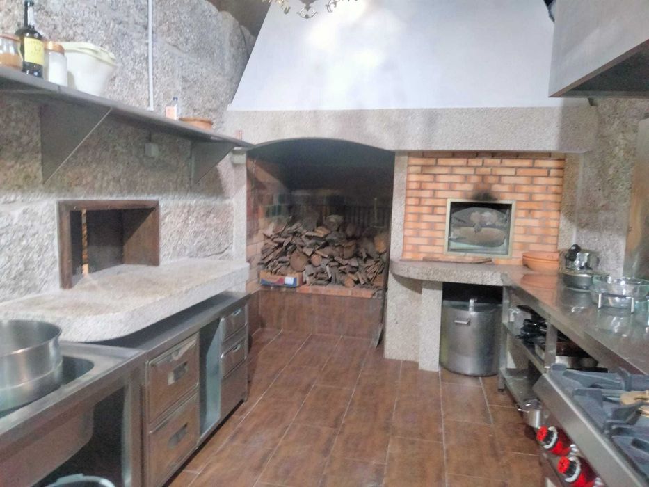 Alugo Espaço para Passagem de Ano em Guimarães - 1.000€+ Suite-300€