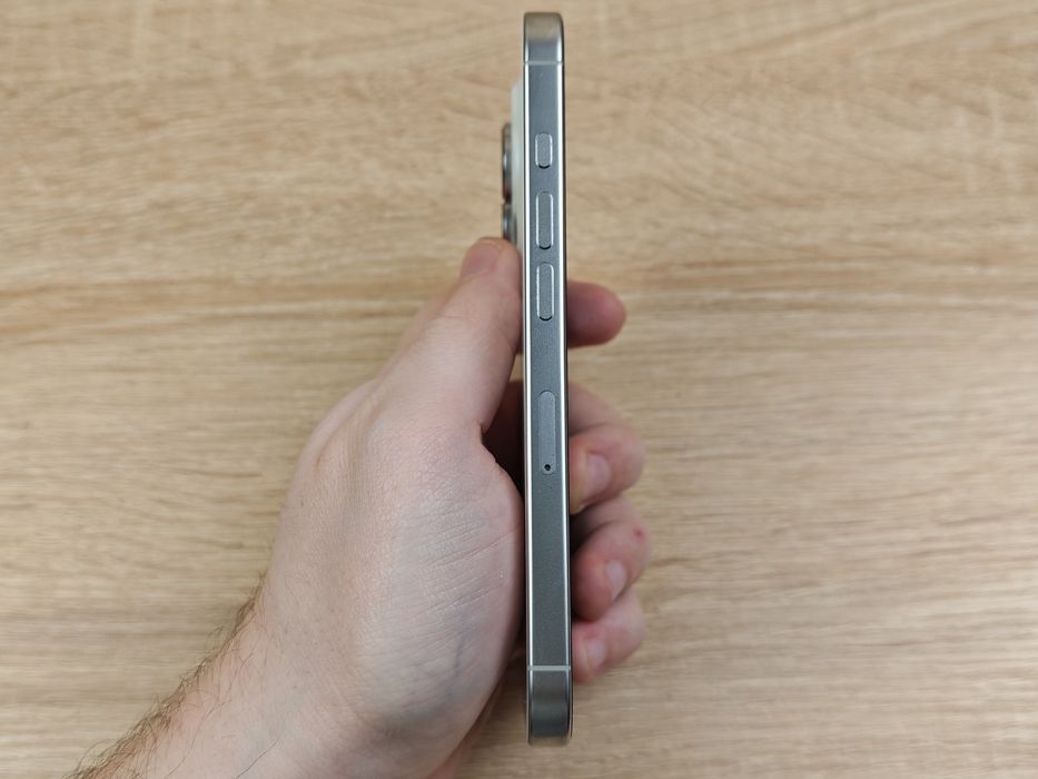 Продам iPhone 16 Pro (128Gb)