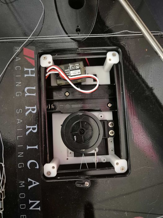 Veleiro RC Hurricane