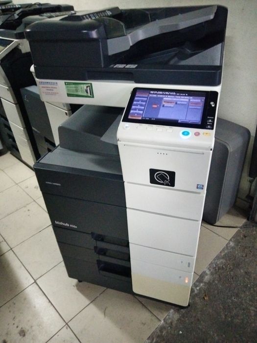Vendo fotocopiadora Multifunções Konica Minolta Bizhub 458e Monocromaticaum ano garantia