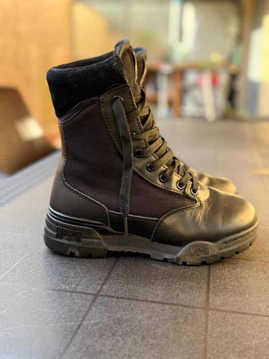 Botas militares pretas