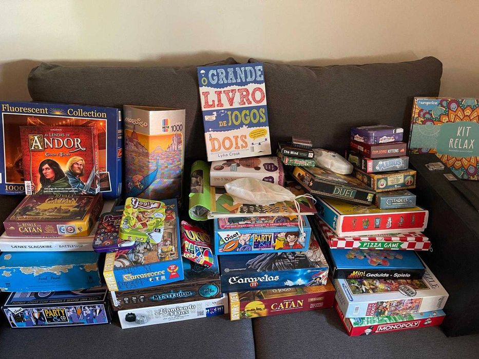 Vários Jogos de Tabuleiro, Cartas, Puzzles e Livros – 2.ª Mão