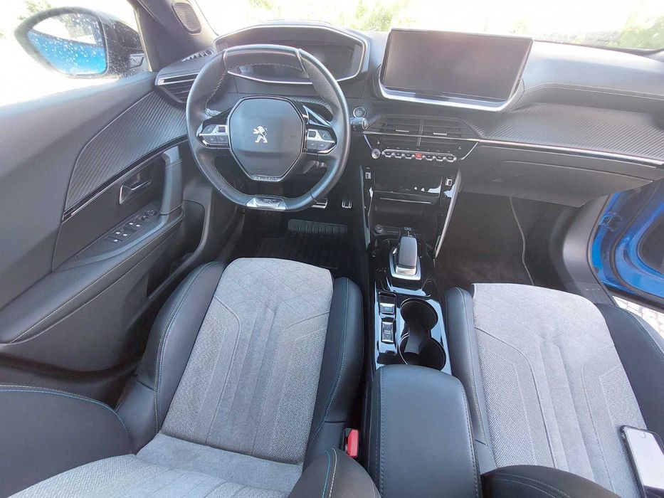 Peugeot  e-2008 GT