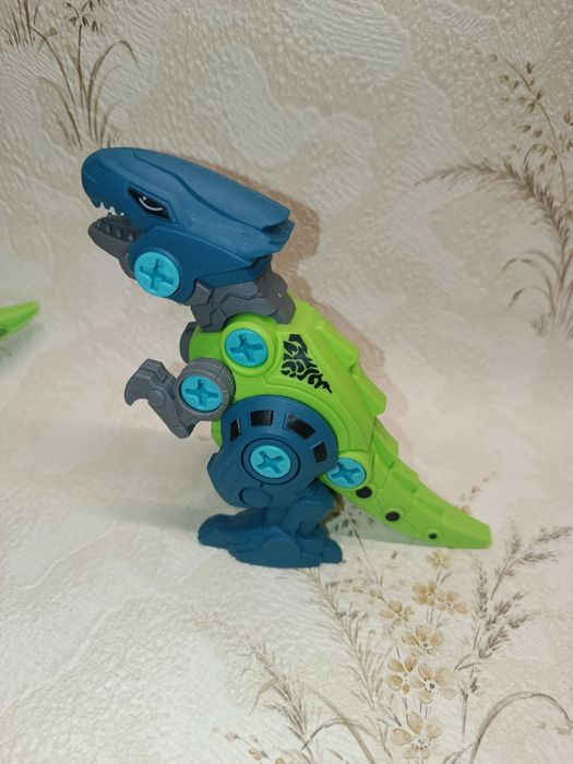 Набор конструктор динозавр на шурупах