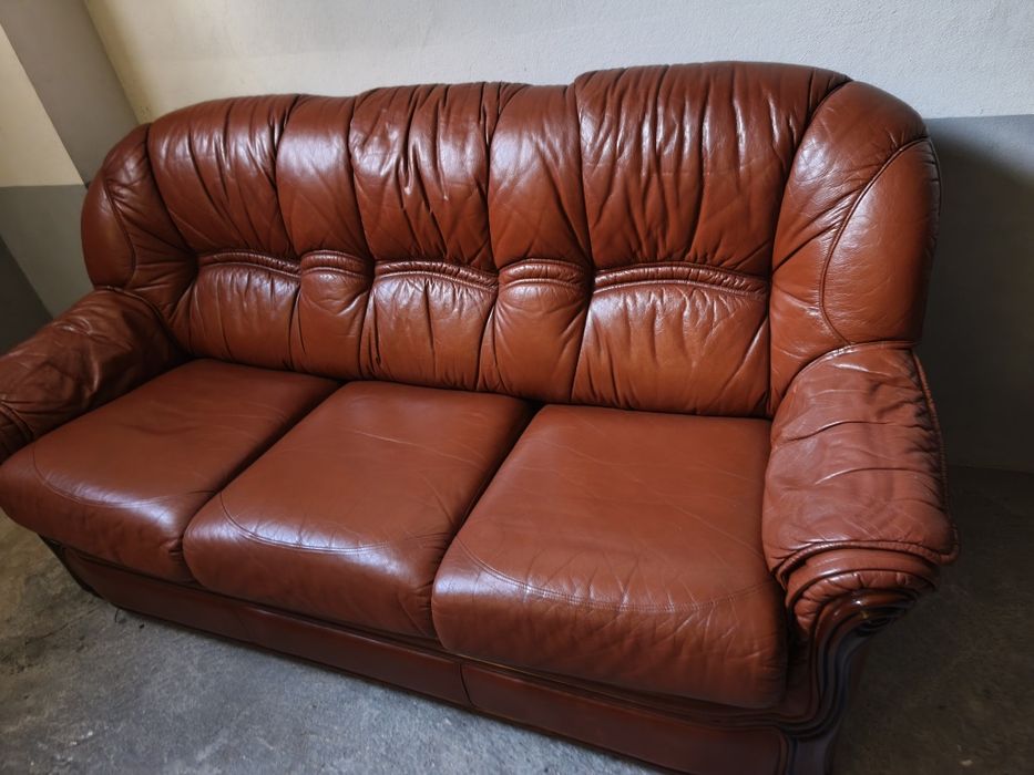 Bom dia vendo 1sofa cama e 2 sofás pequenos,, usados más em muito bom
