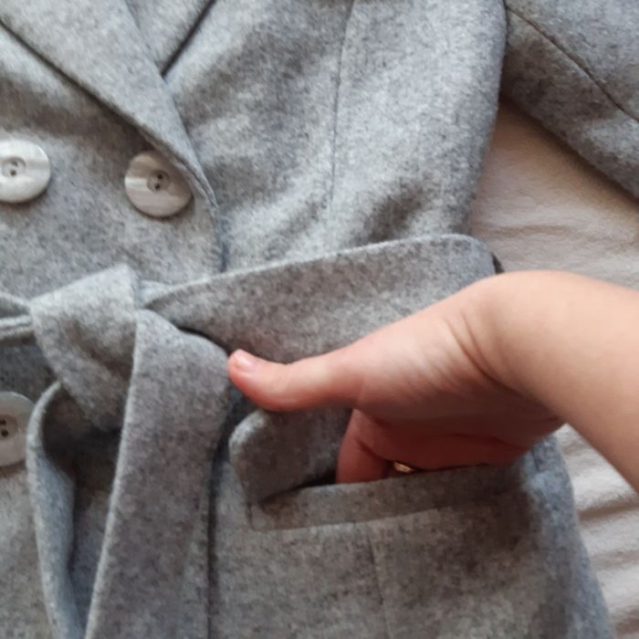 Nowy świetny wełniany płaszcz!