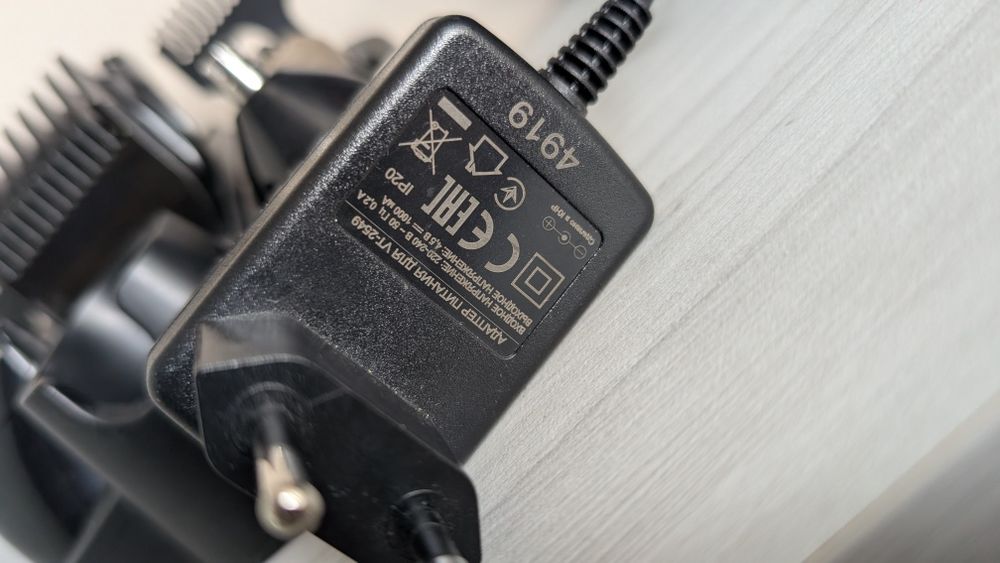 Черная электро Бритва VITEK VT-2549 BK портативная для стрижки волос