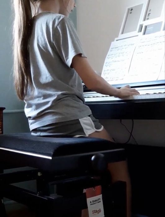 Pianino cyfrowe YDP-142 Yamaha wraz z ławką