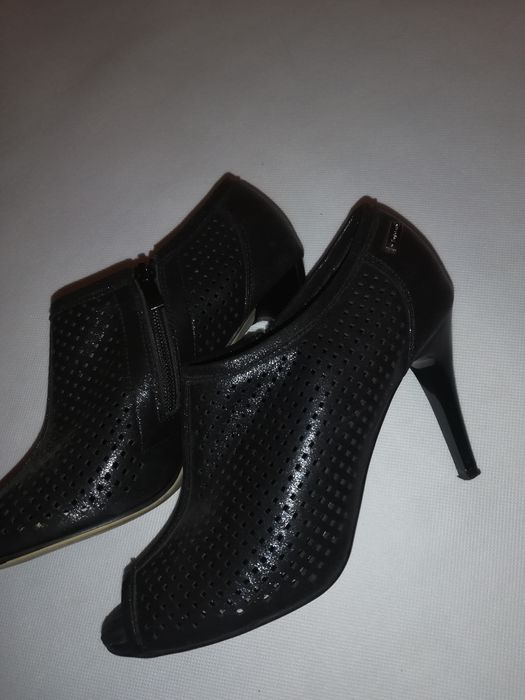 Czarne szpilki czółenka stan idealny 40