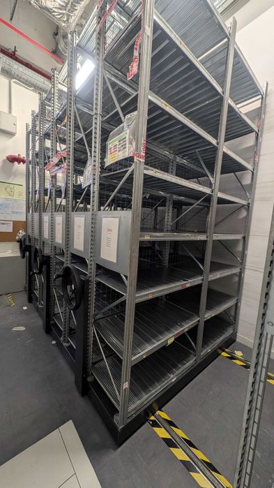 Estantes Móveis / Arquivo Compactável METALSISTEM (4.0x2.5m) | Estantes Profissionais para Armazém