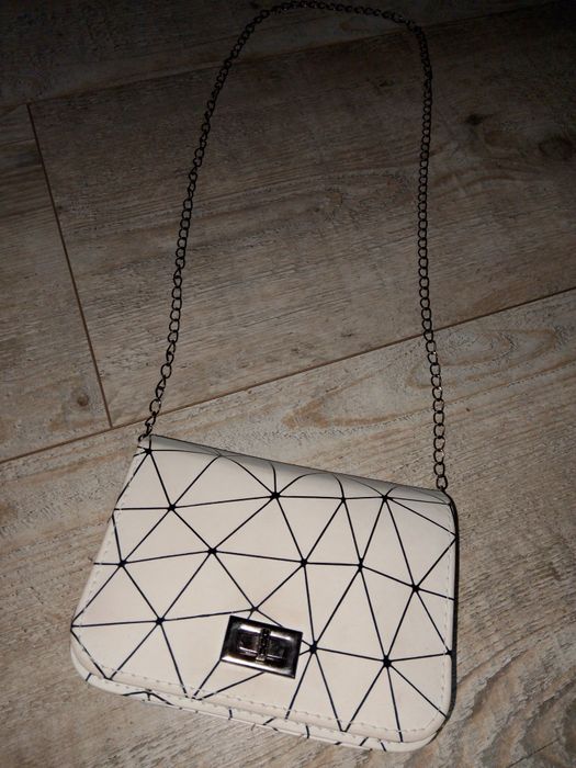 Torebka mała na łańcuszku