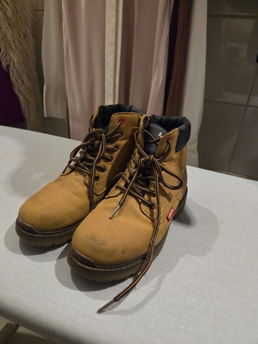 Buty zimowe trapery Levis rozm. 34