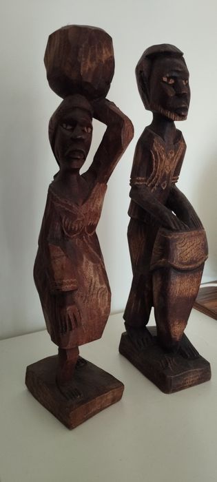 Estátuas africanas madeira