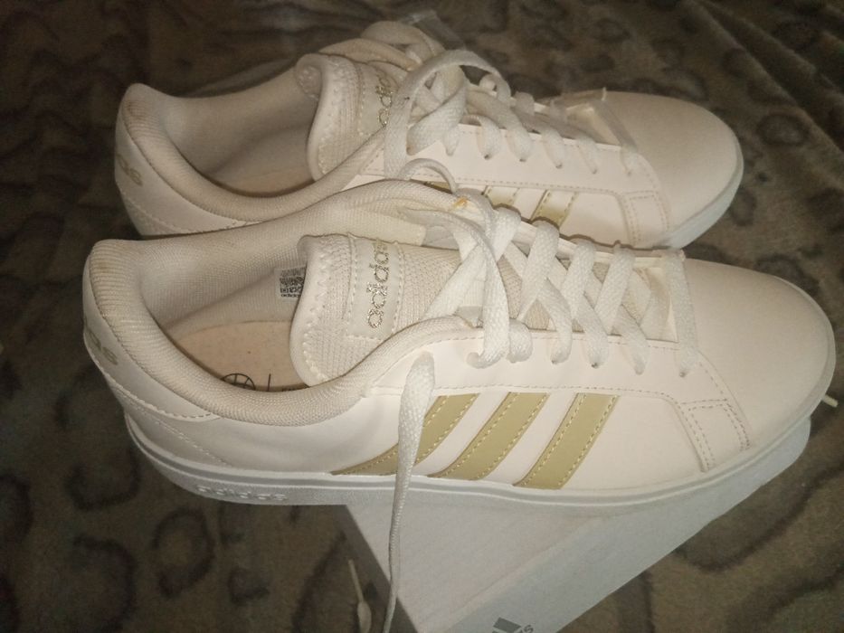 Жіночі adidas,р.40