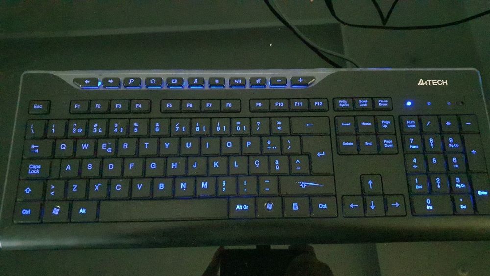 Teclado A4Tech KD-800L Retroiluminado