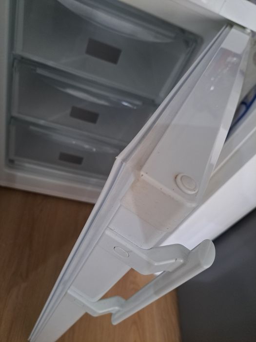 Arca Congeladora Vertical Liebherr (3 Gavetas)