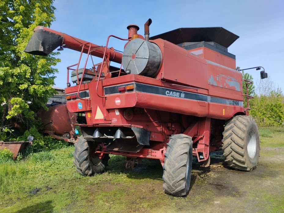 Комбайн зернозбиральний Case 2166