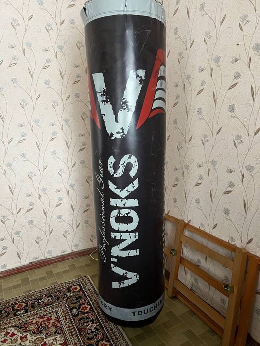 Боксерский мешок V`Noks Boxing Machine Black 1.8 м, 85-95 кг