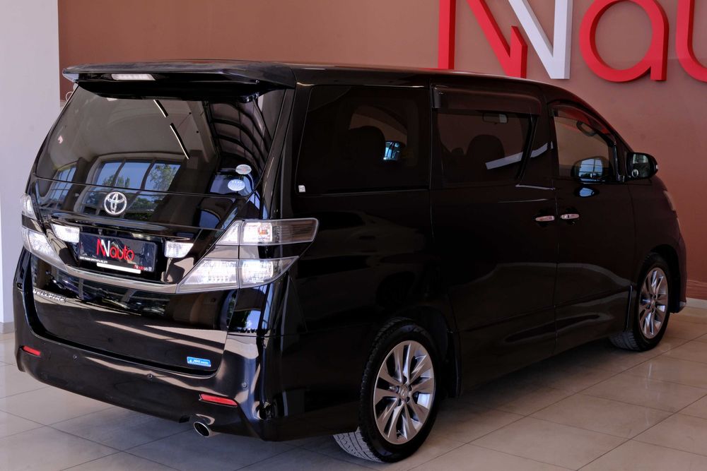 Toyota Vellfire 2011