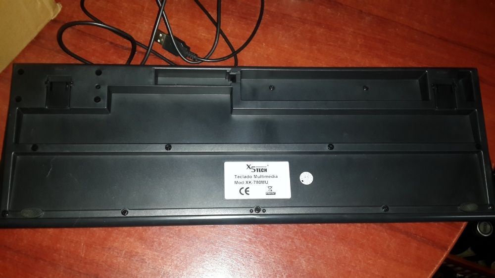 2 Teclados: Genius SlimStar 130 e X5Tech modelo XK-780MU
