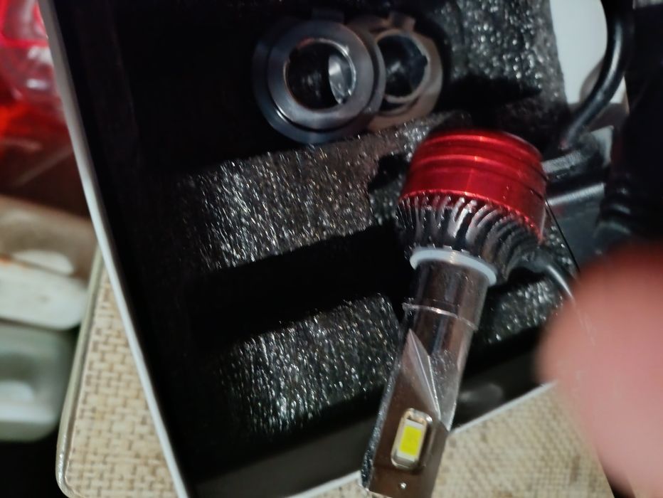 Żarówki LED H7   .