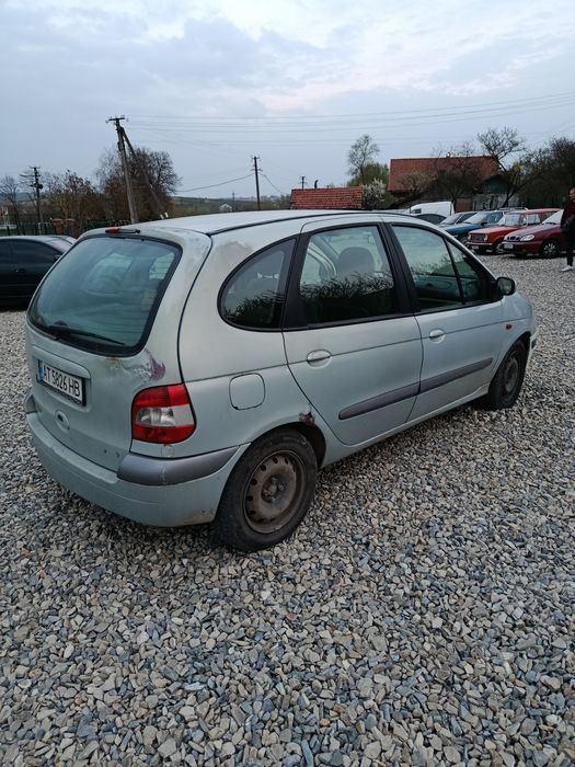 Рено Меган - Сценік