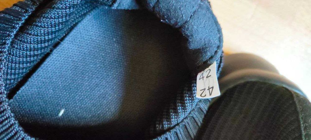 Взуття 42 р. Нові