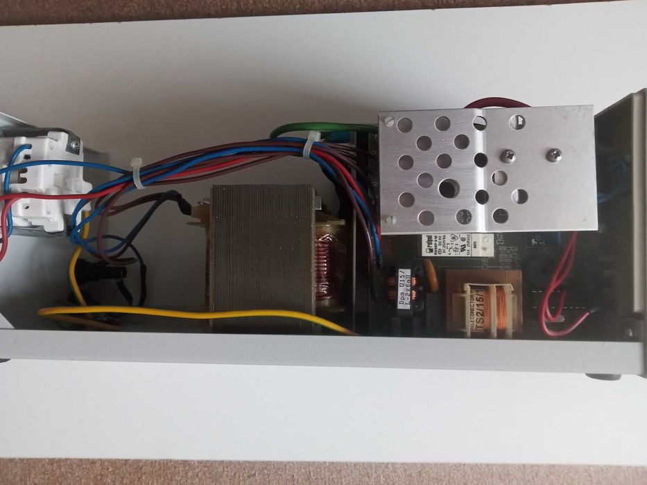 Zasilacz awaryjny UPS EVER MP 300 ( bez akumulatora )