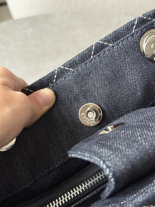 Сумка Chanel Denim Tote Bag with Wild Stitch Quilting