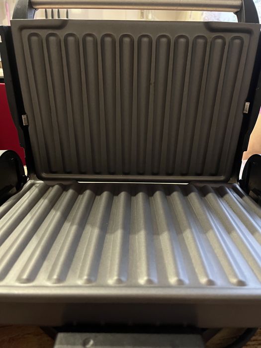 Электричеий гриль Delonghi