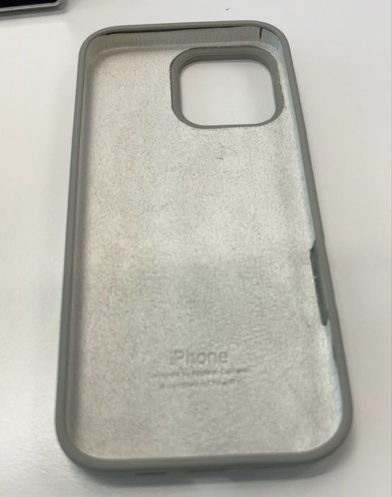 Capa Original Apple Silicone para iPhone 16 Pro Max – Como Nova
